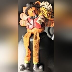 Thanksgiving decor for your home. This shelf sitter brings a thanksgiving flavor